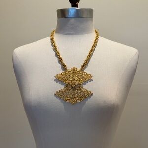Elegant Gold Statement Necklace